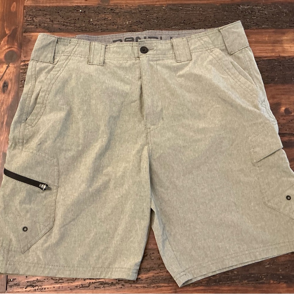 Denali Olive Green Cargo Shorts Men's Size 36 Casual Pockets Zipper Outdoor